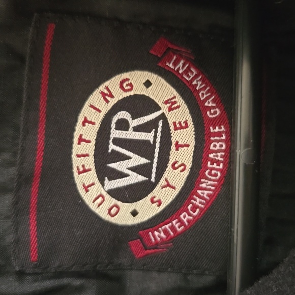 WindRiver Outfitting Co.| Black Fleece Lined Windbreaker Jacket - Picture 8 of 11